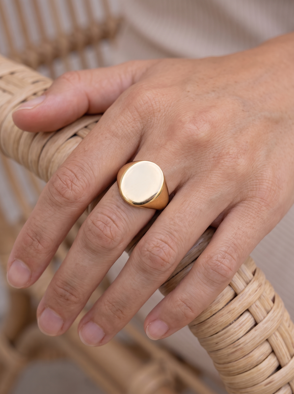 Sol Signet Ring - oval face detail